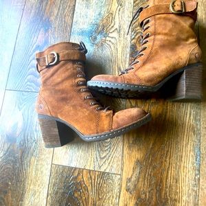 Born suede boots